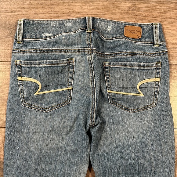 American Eagle Artist Stretch Jean Capris - lightly distressed style - Size: 2 - Picture 3 of 6